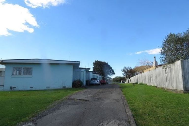 Photo of property in 18 Kent Street, Waiuku, 2123
