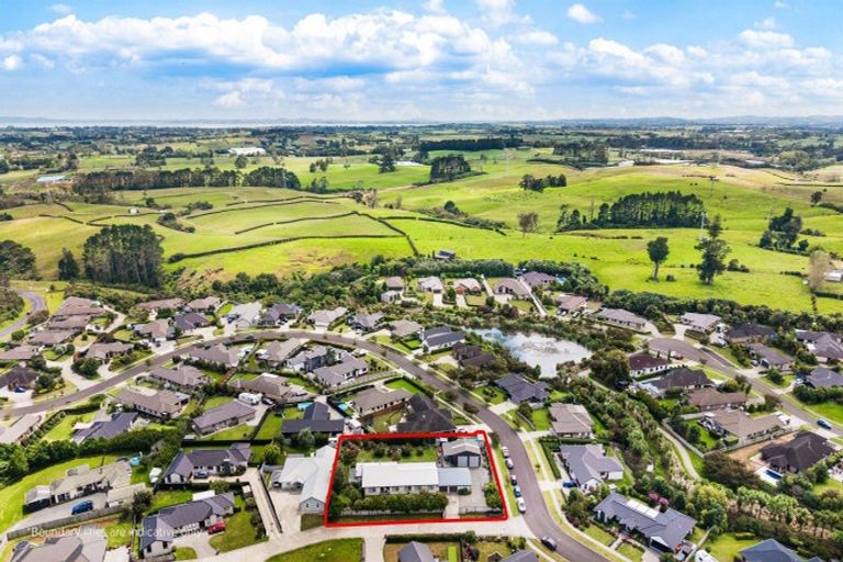 Photo of property in 2 Tavarnya Way, Patumahoe, Pukekohe, 2679