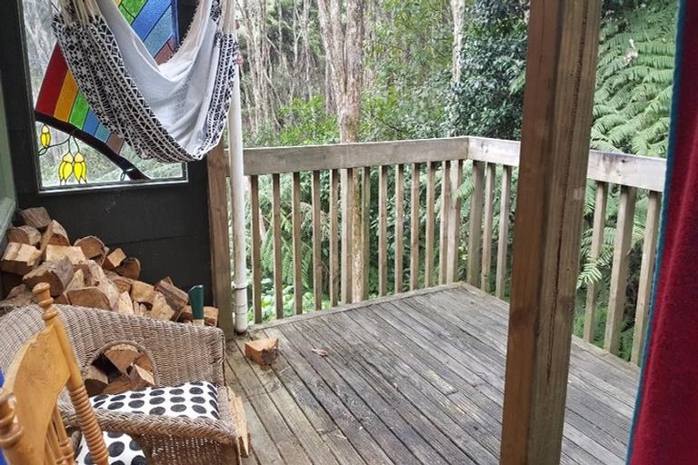 Photo of property in 65 Rimutaka Place, Titirangi, Auckland, 0604