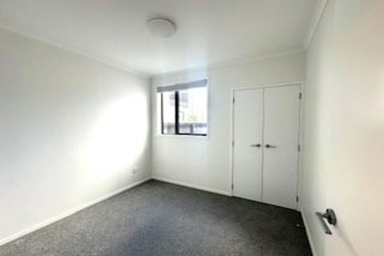 Photo of property in 27 Manarini Road, Westgate, Auckland, 0614