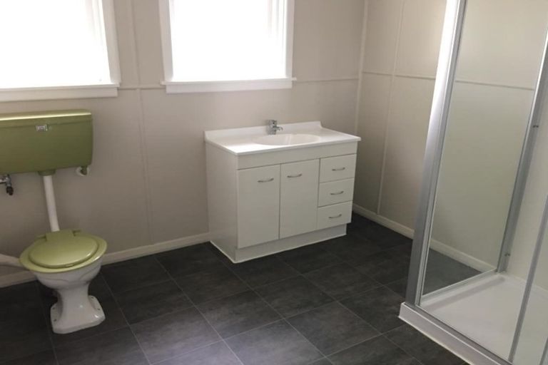 Photo of property in 12 Guildford Street, Burnside, Christchurch, 8053