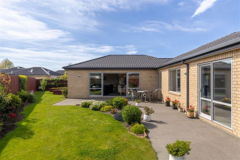 Photo of property in 5 Glenbarr Lane, Broomfield, Christchurch, 8042