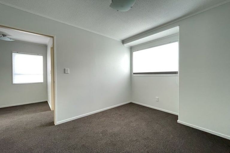 Photo of property in 24 Wagon Road, Stokes Valley, Lower Hutt, 5019