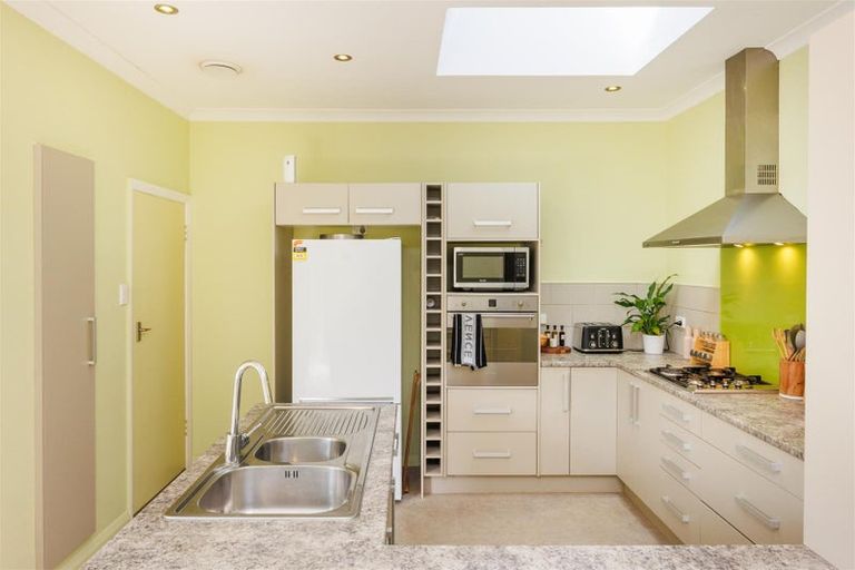 Photo of property in 10 William Street, Marton, 4710