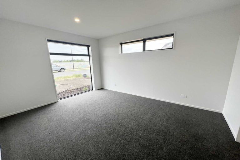 Photo of property in 18 Eileen Way, Rolleston, 7615