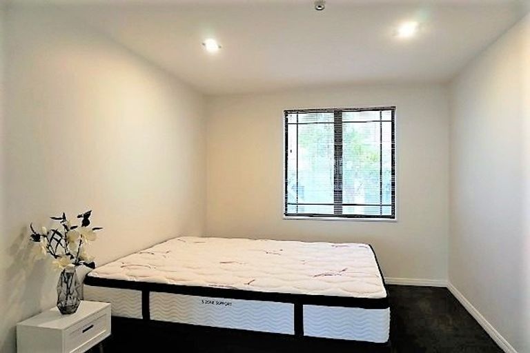 Photo of property in St James Courts, 8/77 Gloucester Street, Christchurch Central, Christchurch, 8013