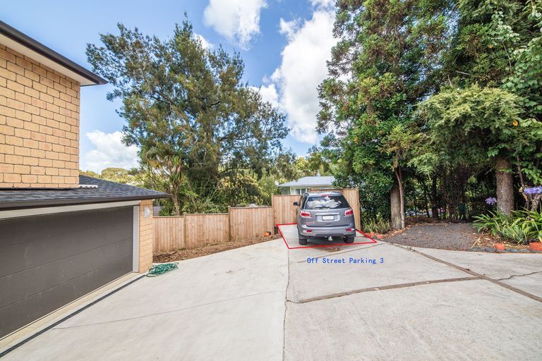 Photo of property in 3b De Val Drive, Titirangi, Auckland, 0604