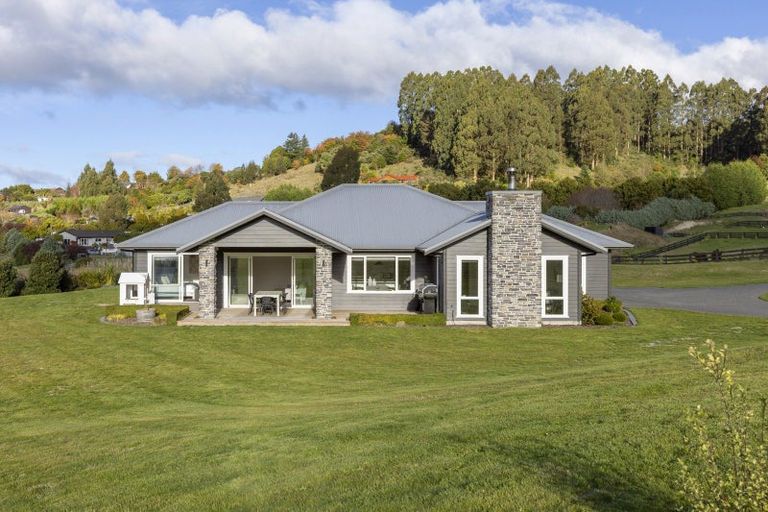 Photo of property in 7 Lochinvar Lane, Acacia Bay, Taupo, 3385