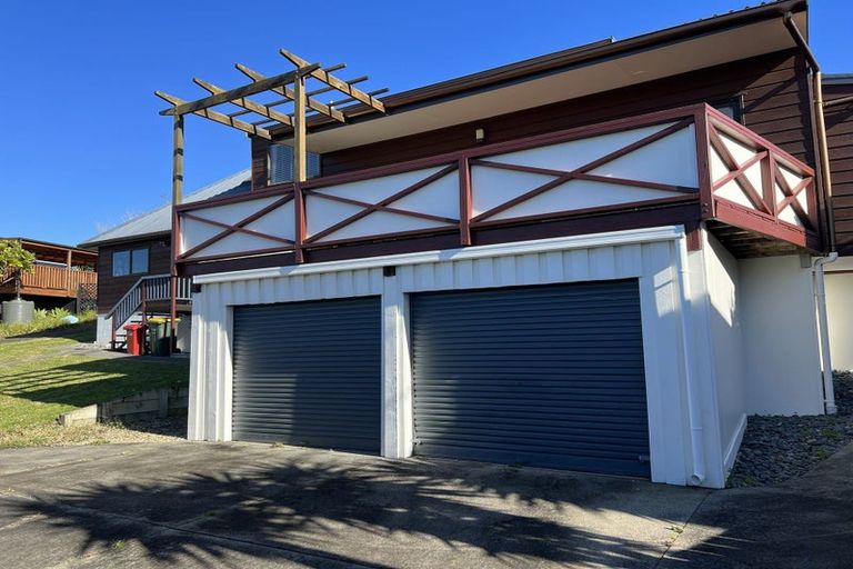 Photo of property in 12 Rifleman Rise, Unsworth Heights, Auckland, 0632