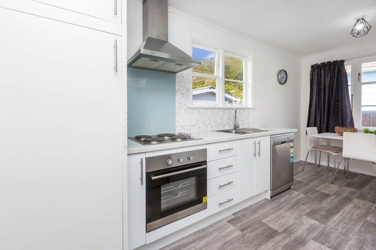Photo of property in 68 Judd Crescent, Naenae, Lower Hutt, 5011