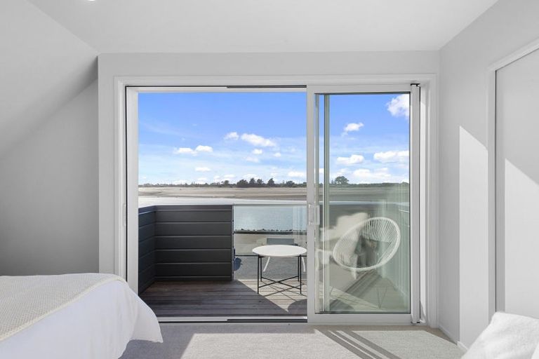 Photo of property in 19 Beachville Road, Redcliffs, Christchurch, 8081