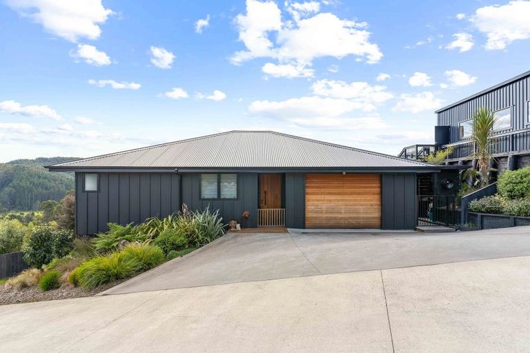 Photo of property in 5 Manatu Close, Whangamata, 3691