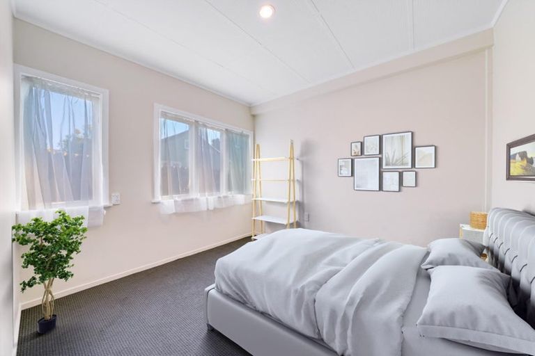 Photo of property in 26 Miller Road, Mangere Bridge, Auckland, 2022