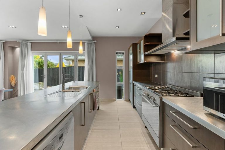 Photo of property in 16 Eaglesome Avenue, Aidanfield, Christchurch, 8025