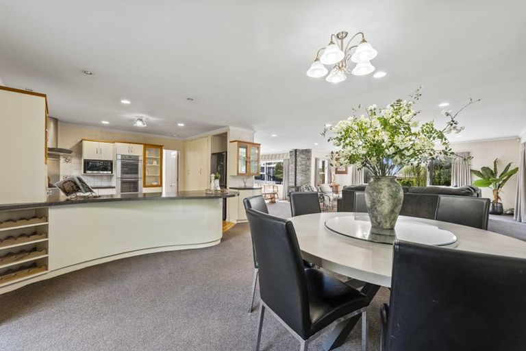 Photo of property in 333 Devon Street West, New Plymouth, 4310