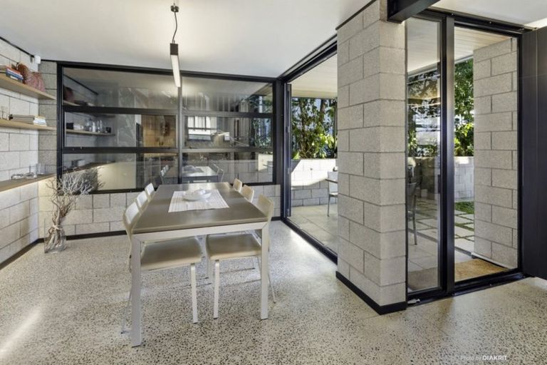 Photo of property in 377a Karaka Bay Road, Karaka Bays, Wellington, 6022