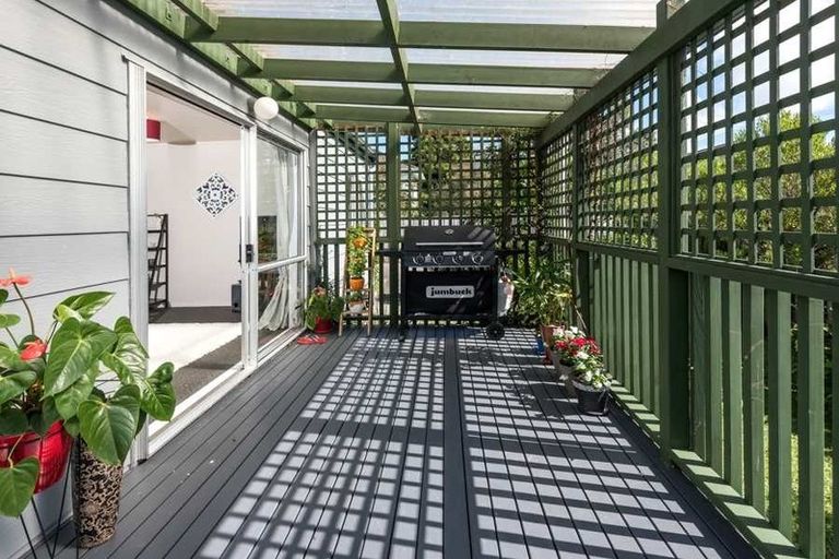 Photo of property in 36 Rimu Street, New Lynn, Auckland, 0600
