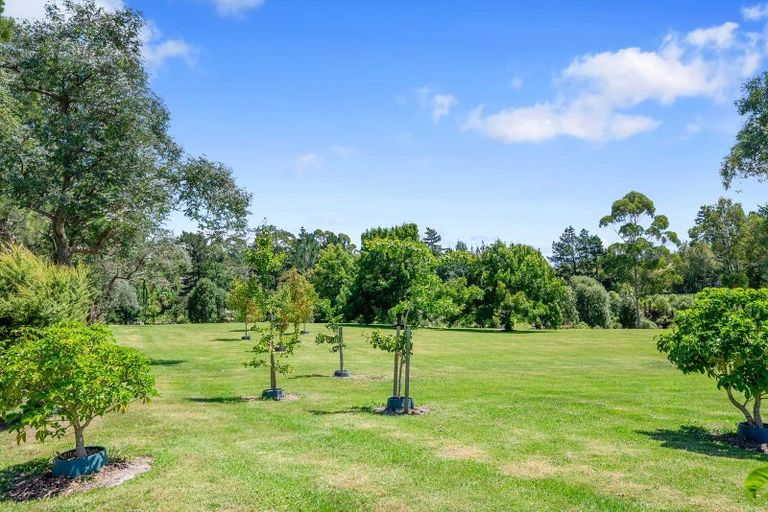Photo of property in 44 Hardens Lane, Paremoremo, Auckland, 0632