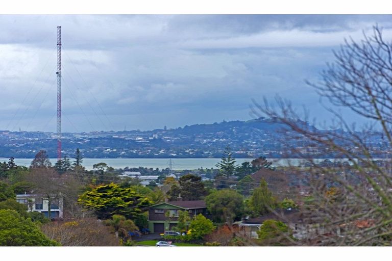 Photo of property in 207 Don Buck Road, Massey, Auckland, 0614