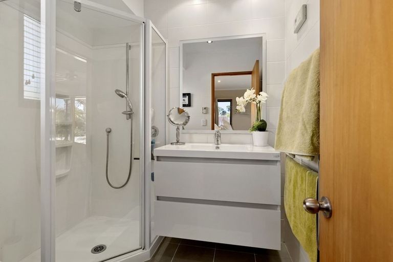 Photo of property in 3 Maygrove Drive, Orewa, 0931