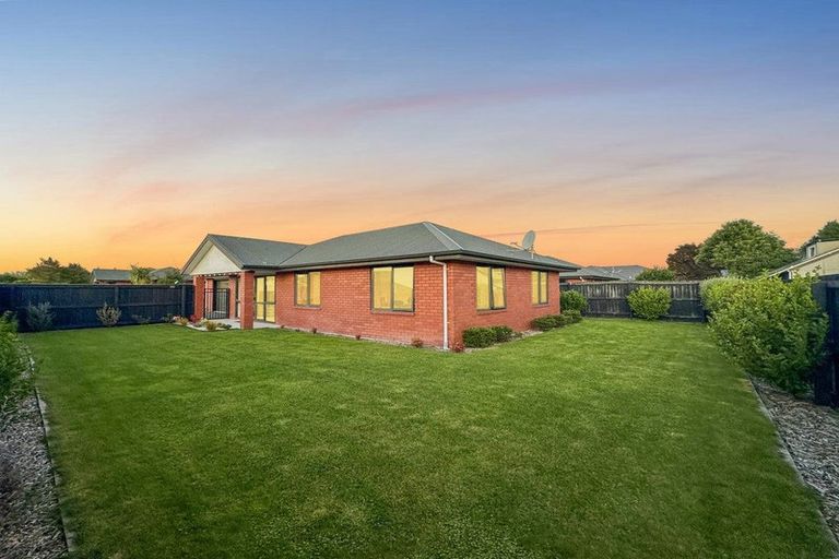 Photo of property in 8 Reserve Close, Woolston, Christchurch, 8062