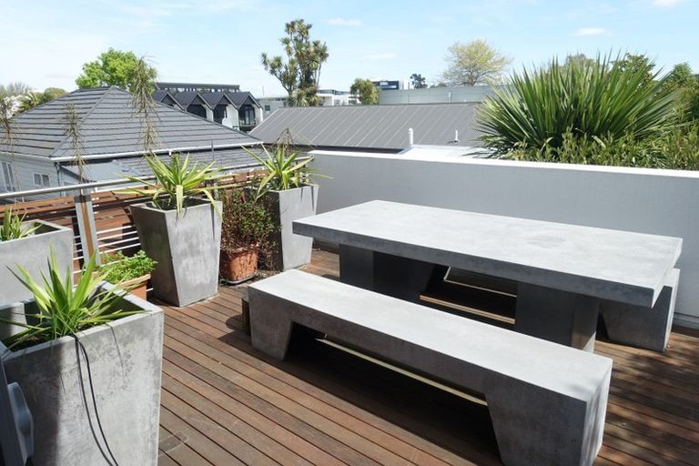 Photo of property in 39 Peacock Street, Christchurch Central, Christchurch, 8013