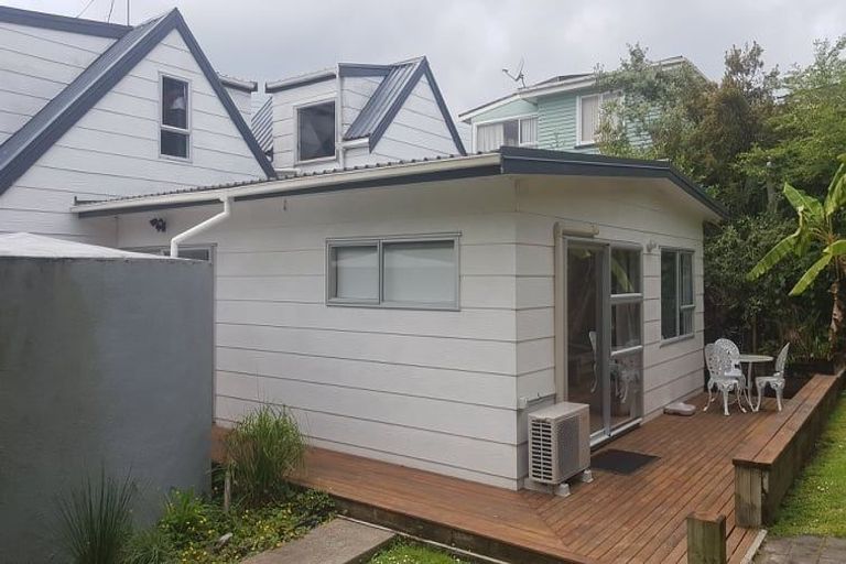 Photo of property in 34 Cedar Terrace, Stanmore Bay, Whangaparaoa, 0932