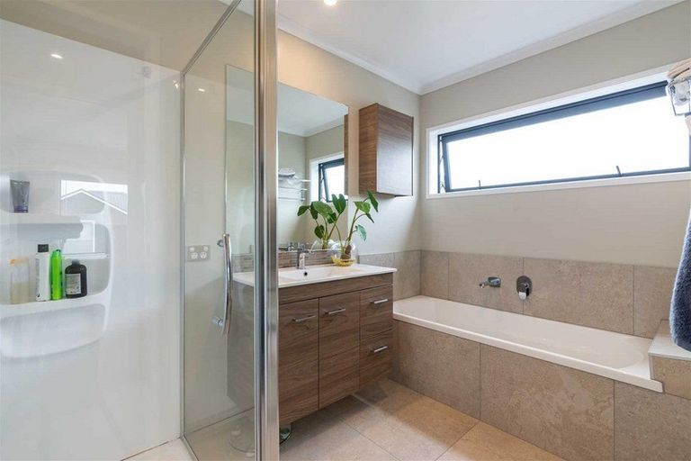 Photo of property in 21 Mapou Road, Hobsonville, Auckland, 0616