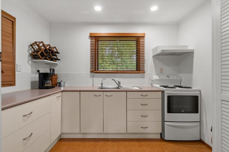 Photo of property in 172 Howard Road, Orere Point, 2585