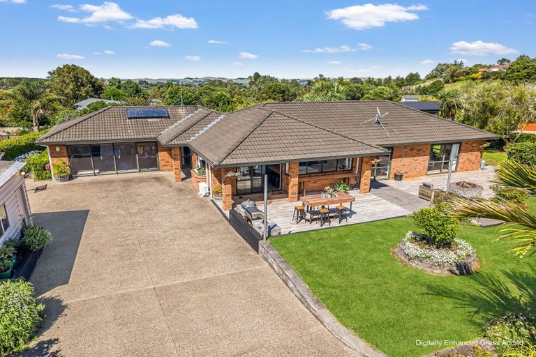 Photo of property in 5 Springvale Road, Waiuku, 2123