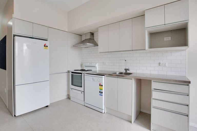 Photo of property in 33 Karo Drive, Te Aro, Wellington, 6011