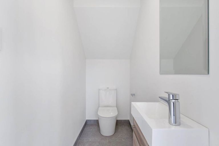 Photo of property in 24d Lincoln Park Avenue, Massey, Auckland, 0614