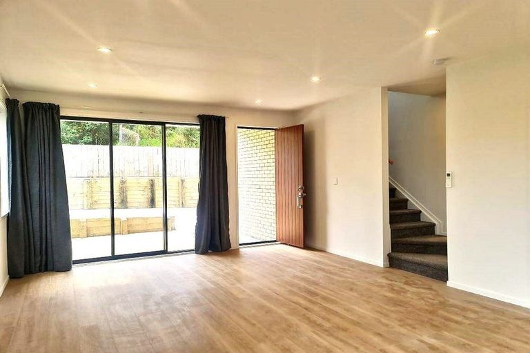 Photo of property in 42c Don Buck Road, Massey, Auckland, 0614