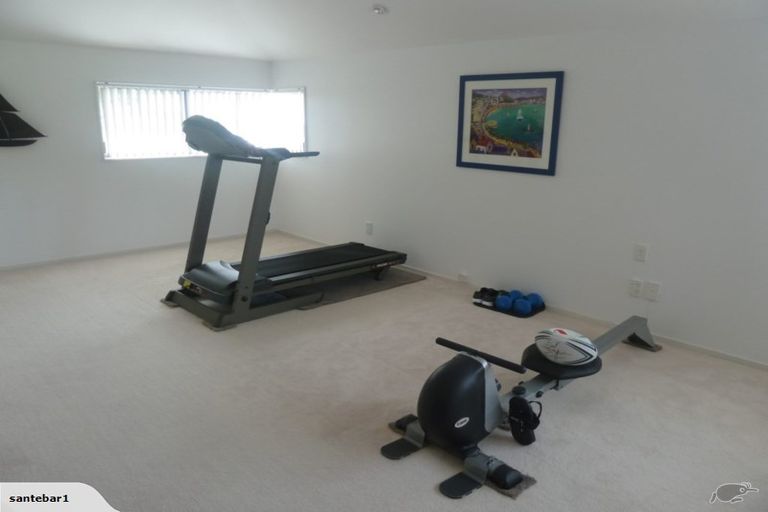 Photo of property in 30 Molyneux Close, Whitby, Porirua, 5024