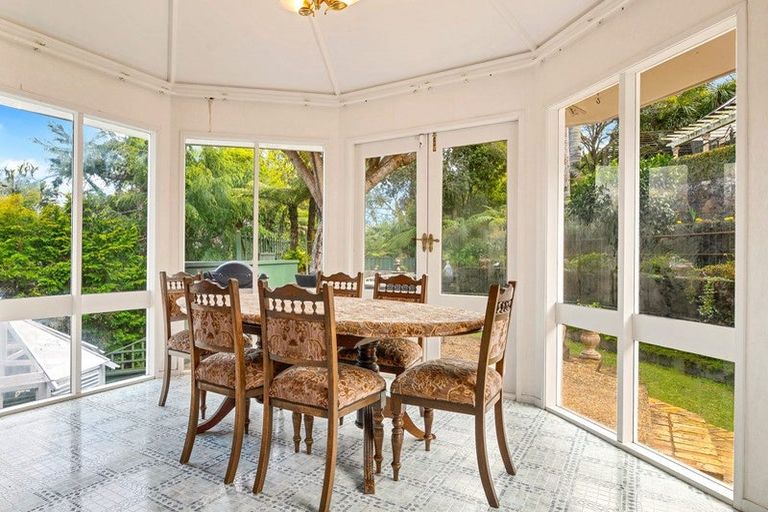 Photo of property in 32 Deane Avenue, Titirangi, Auckland, 0604