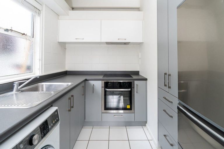 Photo of property in Sherwood Mews, 28w Bidwill Street, Mount Cook, Wellington, 6021