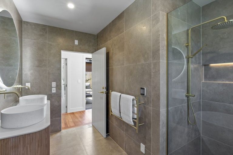 Photo of property in 48 Corriedale Road, Jacks Point, 9371