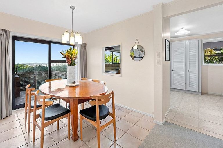 Photo of property in 38 Balmain Road, Chatswood, Auckland, 0626