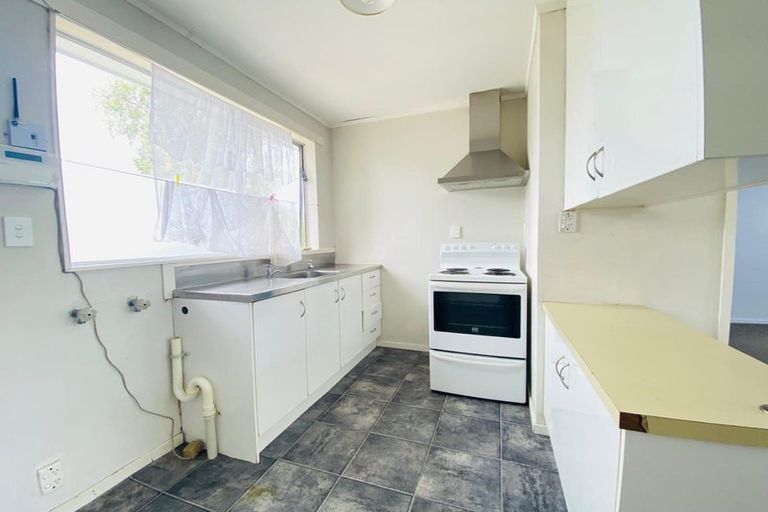Photo of property in 2 Hobman Place, Manurewa, Auckland, 2102