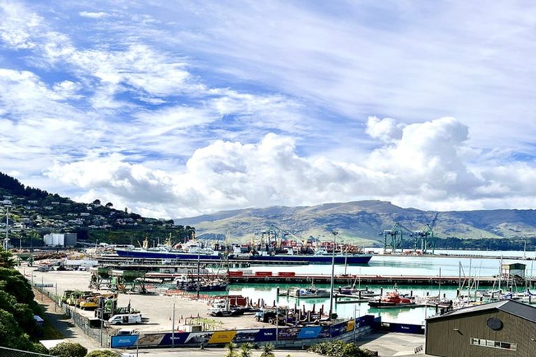 Photo of property in 1 Simeon Quay, Lyttelton, 8082
