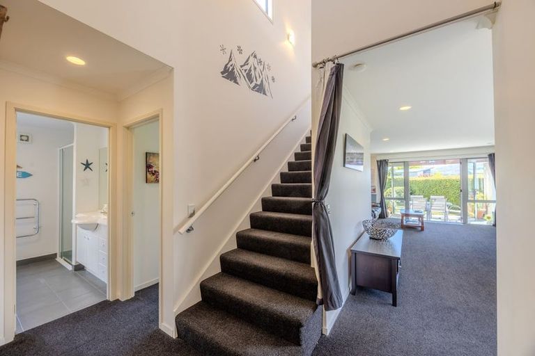 Photo of property in 9 Meadowbrook Place, Wanaka, 9305