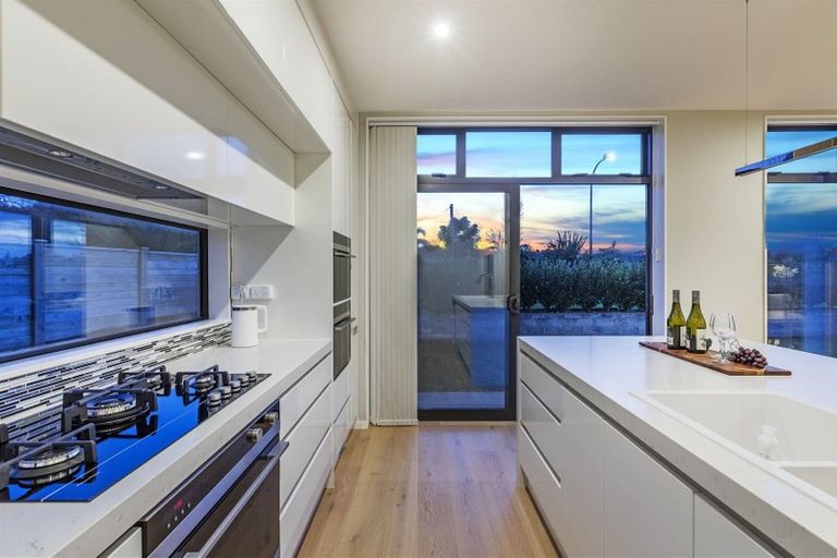 Photo of property in 2 Pitoitoi Drive, Riverhead, 0820