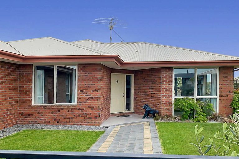 Photo of property in 6 Halston Close, Huntingdon, Ashburton, 7774