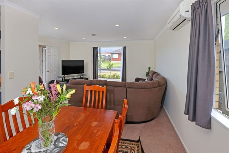 Photo of property in 26 Martin Jugum Lane, Ranui, Auckland, 0612