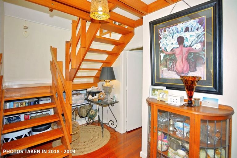 Photo of property in 129 Main Road, Redcliffs, Christchurch, 8081