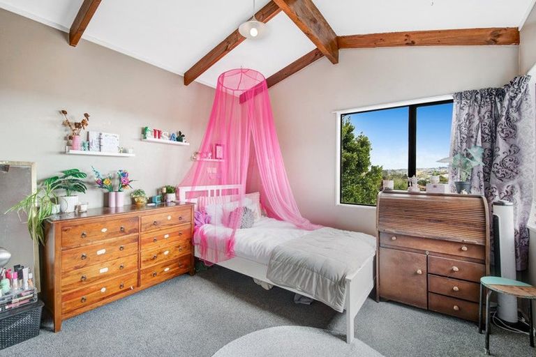 Photo of property in 22 Moffat Road, Red Beach, 0932