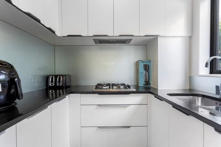 Photo of property in 3 Crompton Place, Orewa, 0931