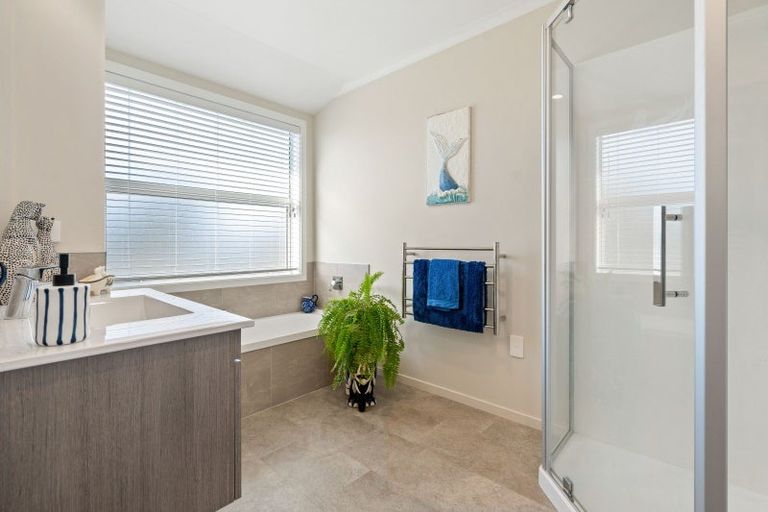 Photo of property in 2 Prendiville Lane, Greytown, 5712