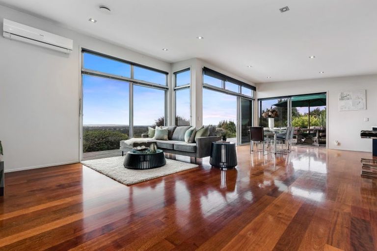 Photo of property in 47 Harry Dreadon Road, Opaheke, Papakura, 2584