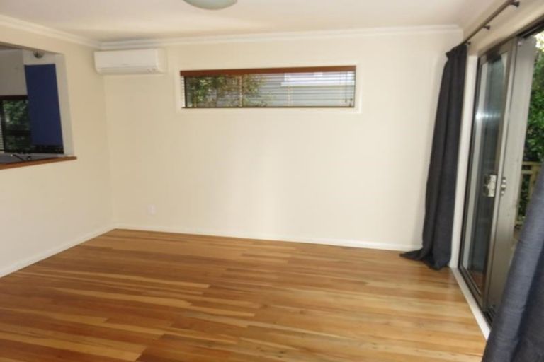 Photo of property in 15 Ranui Crescent, Khandallah, Wellington, 6035